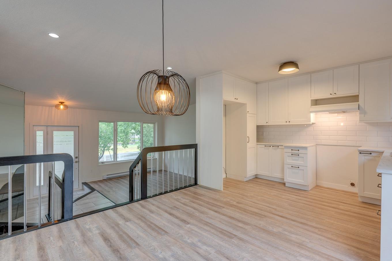 Salle à manger - 3535 12E Rue, Laval (Laval-Ouest), QC - Indoor Photo Showing Kitchen