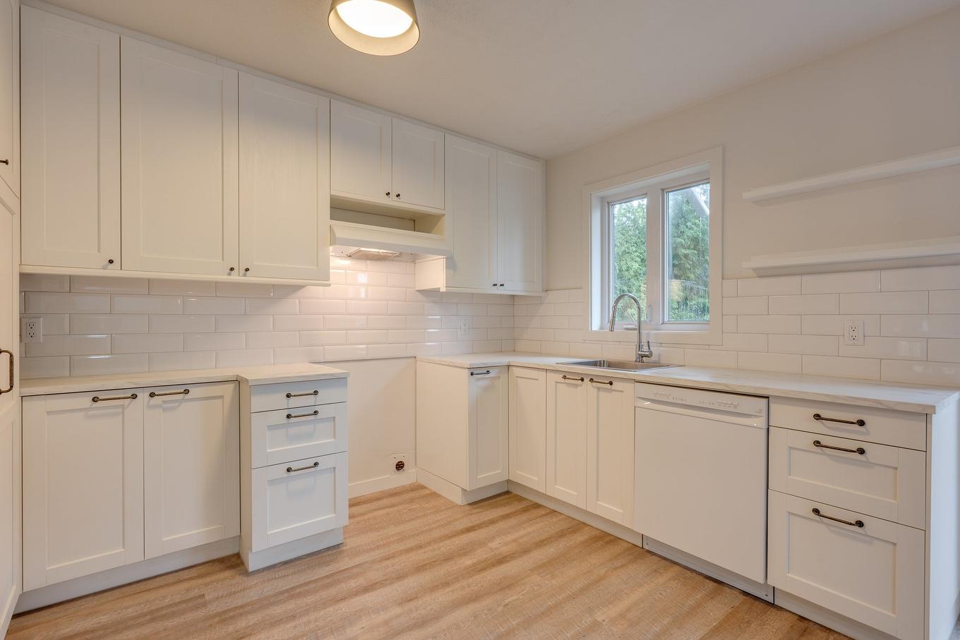 Cuisine - 3535 12E Rue, Laval (Laval-Ouest), QC - Indoor Photo Showing Kitchen