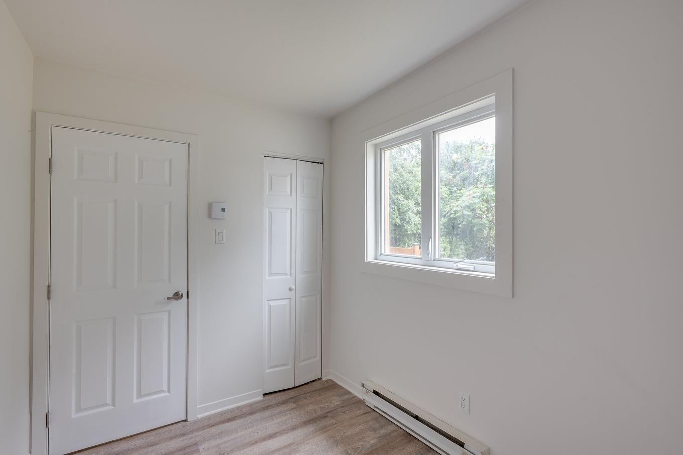 Chambre à coucher - 3535 12E Rue, Laval (Laval-Ouest), QC - Indoor Photo Showing Other Room