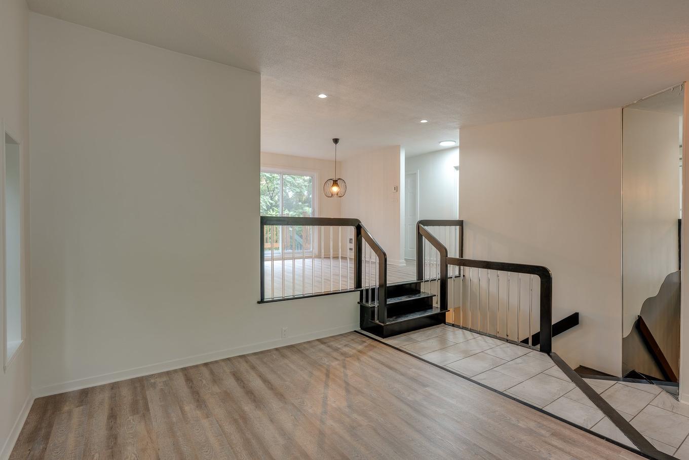 Salon - 3535 12E Rue, Laval (Laval-Ouest), QC - Indoor Photo Showing Other Room