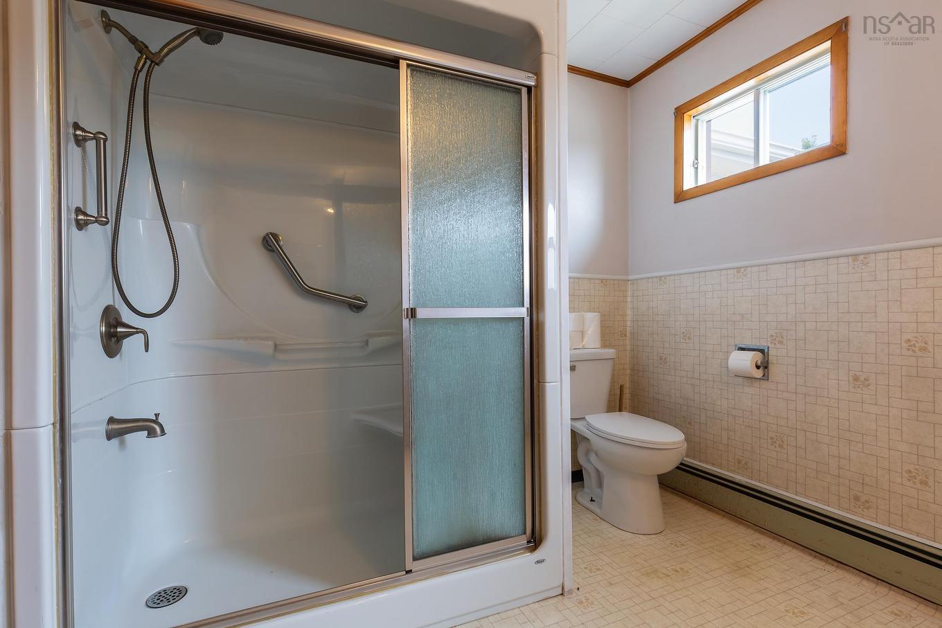 .. 17 Pitt Street, Port Hawkesbury, NS