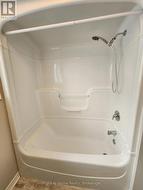 Main level: 4pc bathroom -