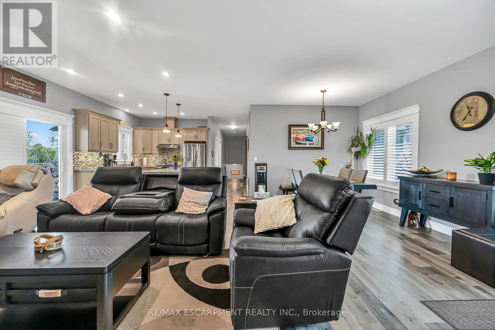 236 #55 Haldimand Road, Haldimand, ON - Indoor Photo Showing Living Room