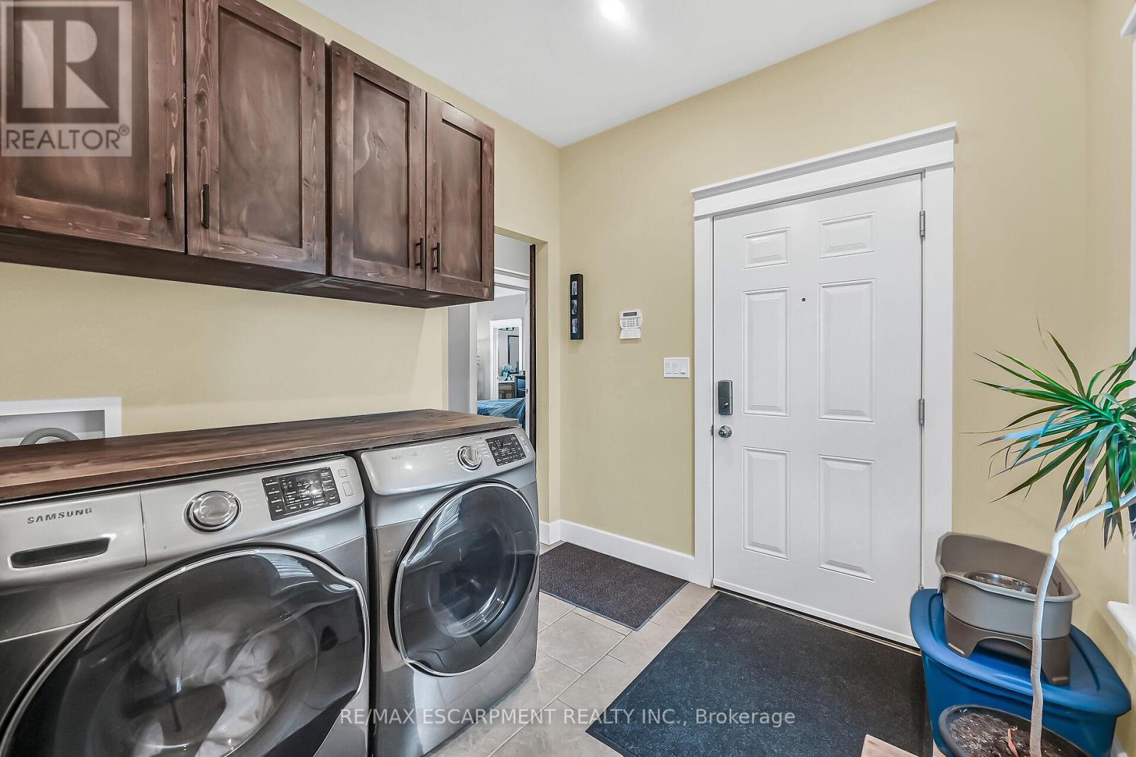 236 #55 Haldimand Road, Haldimand, ON - Indoor Photo Showing Laundry Room