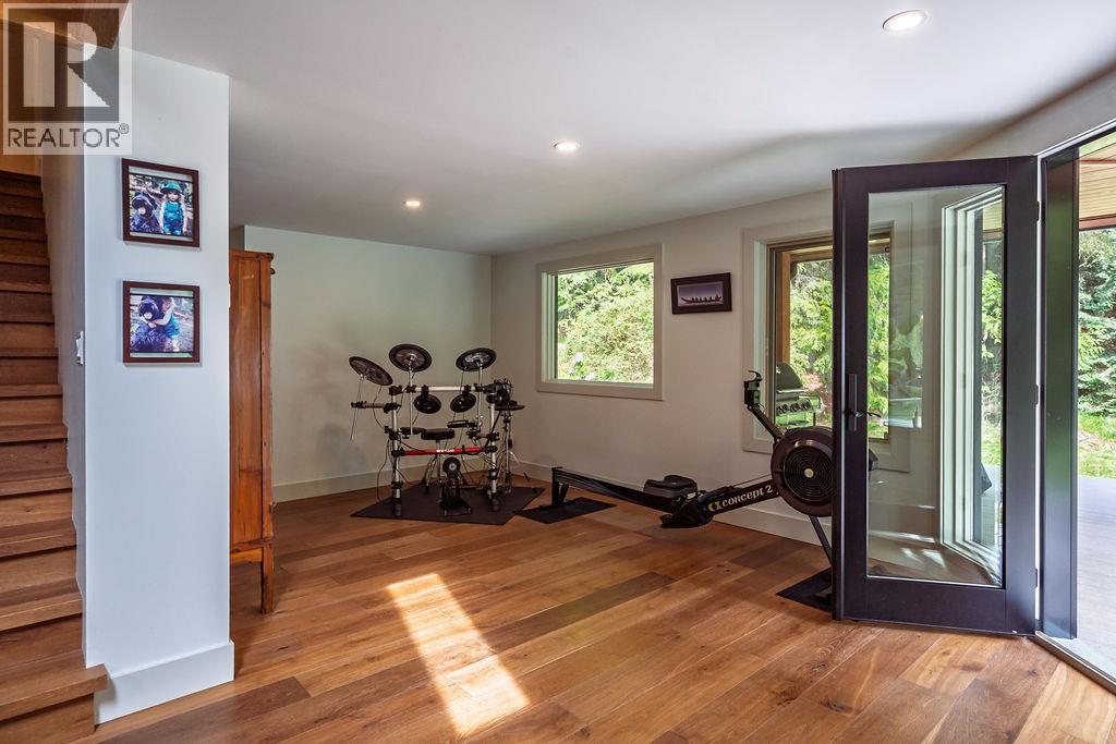 4225 3A Highway, Nelson, BC - Indoor Photo Showing Other Room