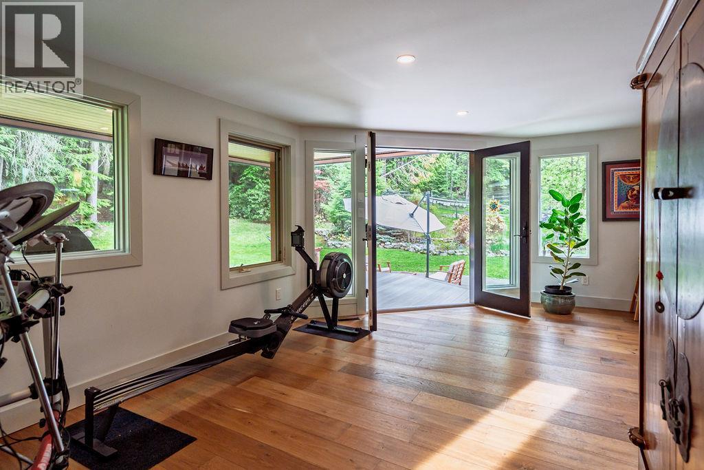 4225 3A Highway, Nelson, BC - Indoor Photo Showing Gym Room