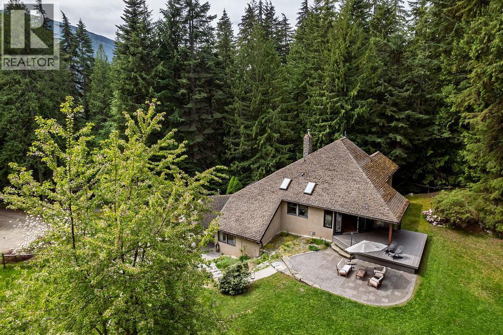 4225 3A Highway, Nelson, BC - Outdoor