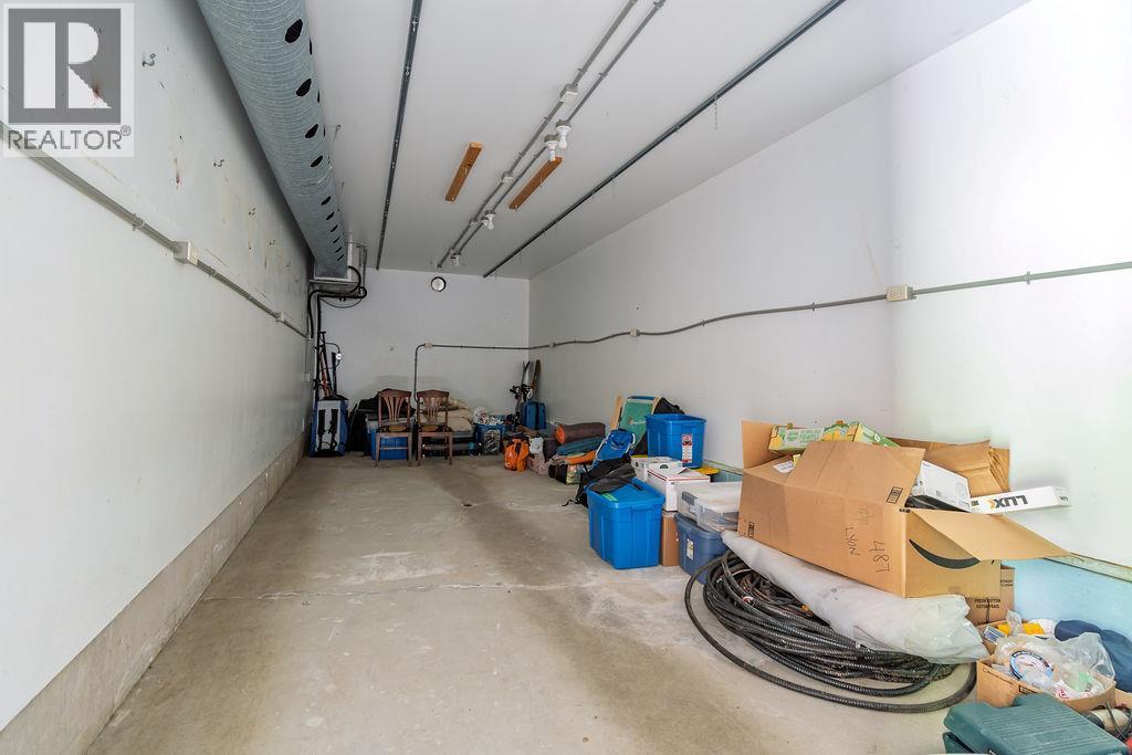 4225 3A Highway, Nelson, BC - Indoor Photo Showing Garage