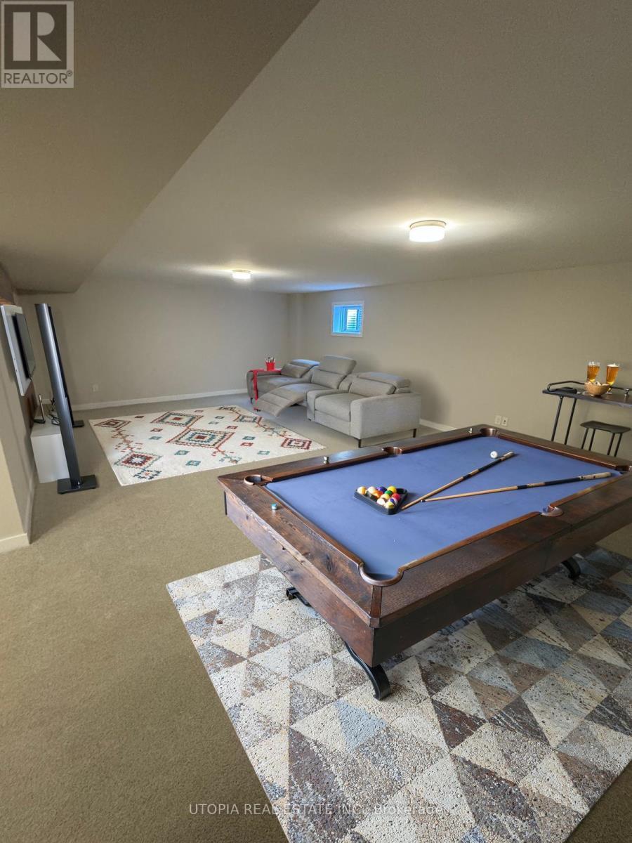110 Hackamore Crescent, Ottawa, ON - Indoor Photo Showing Other Room