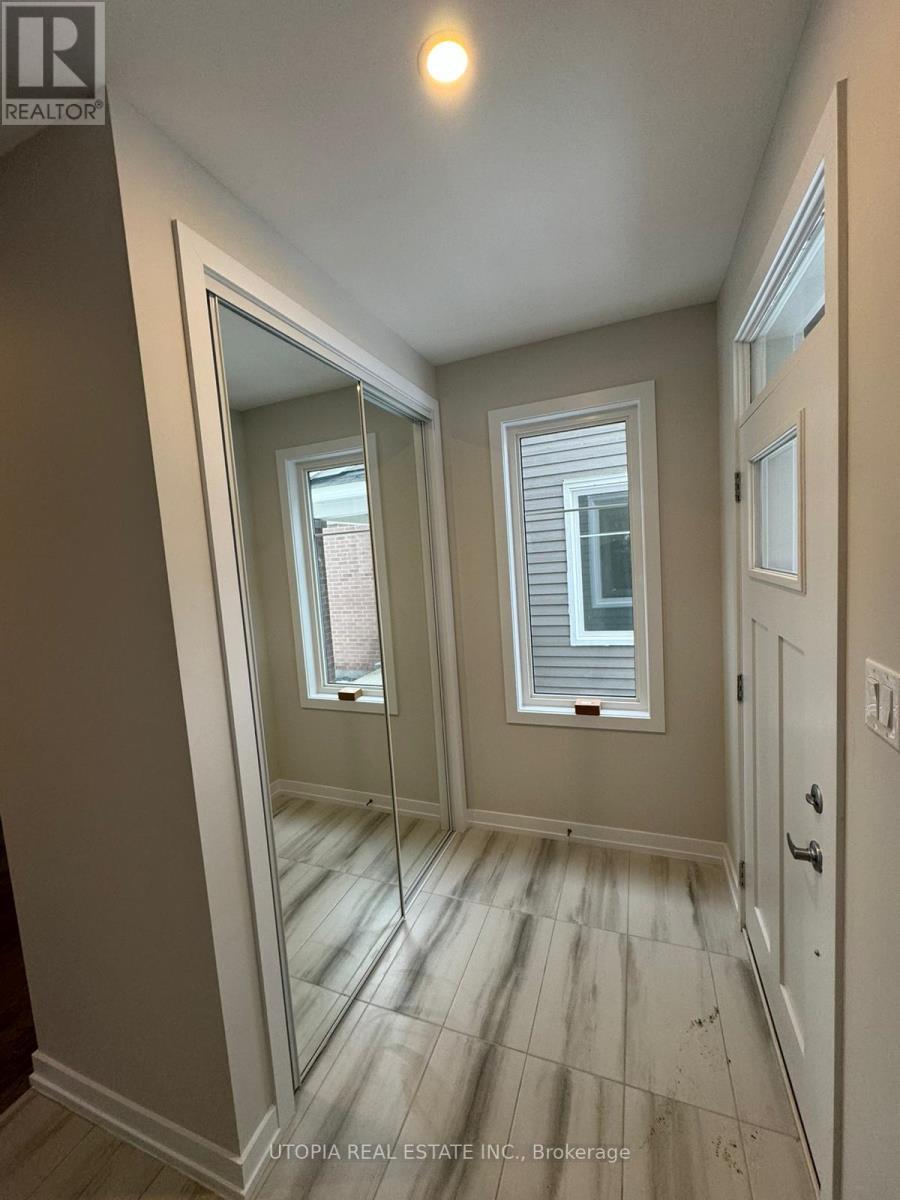 110 Hackamore Crescent, Ottawa, ON - Indoor Photo Showing Other Room