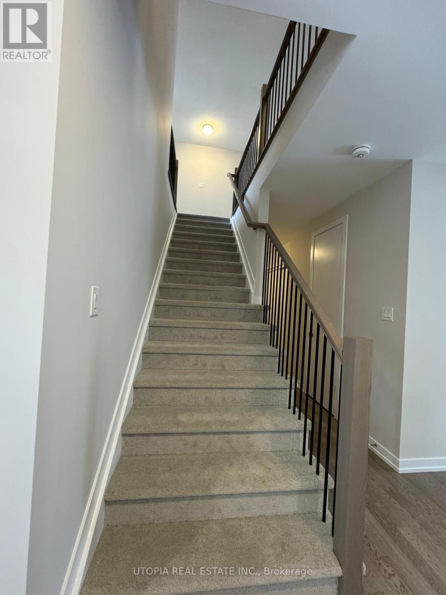 110 Hackamore Crescent, Ottawa, ON - Indoor Photo Showing Other Room