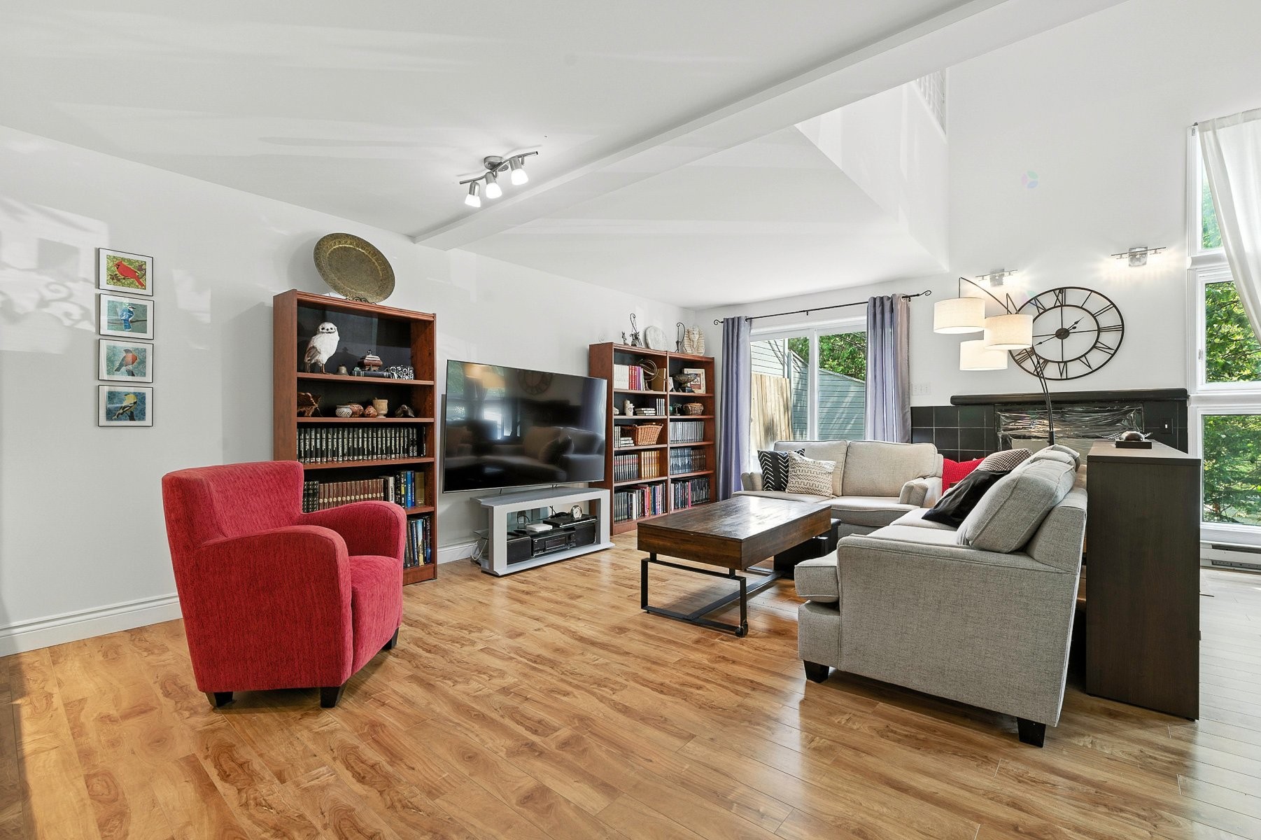 Salon - 485 - 487 Ch. Du Mont-Loup-Garou, Sainte-Adèle, QC - Indoor Photo Showing Living Room