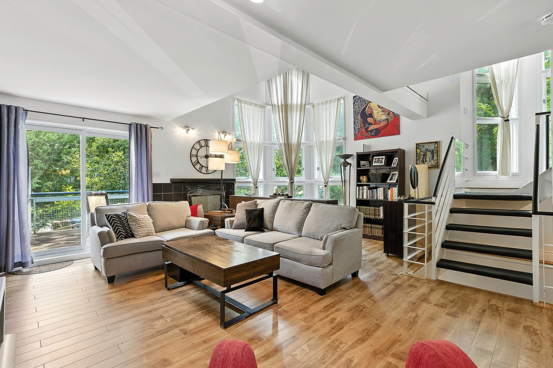 Salon - 485 - 487 Ch. Du Mont-Loup-Garou, Sainte-Adèle, QC - Indoor Photo Showing Living Room