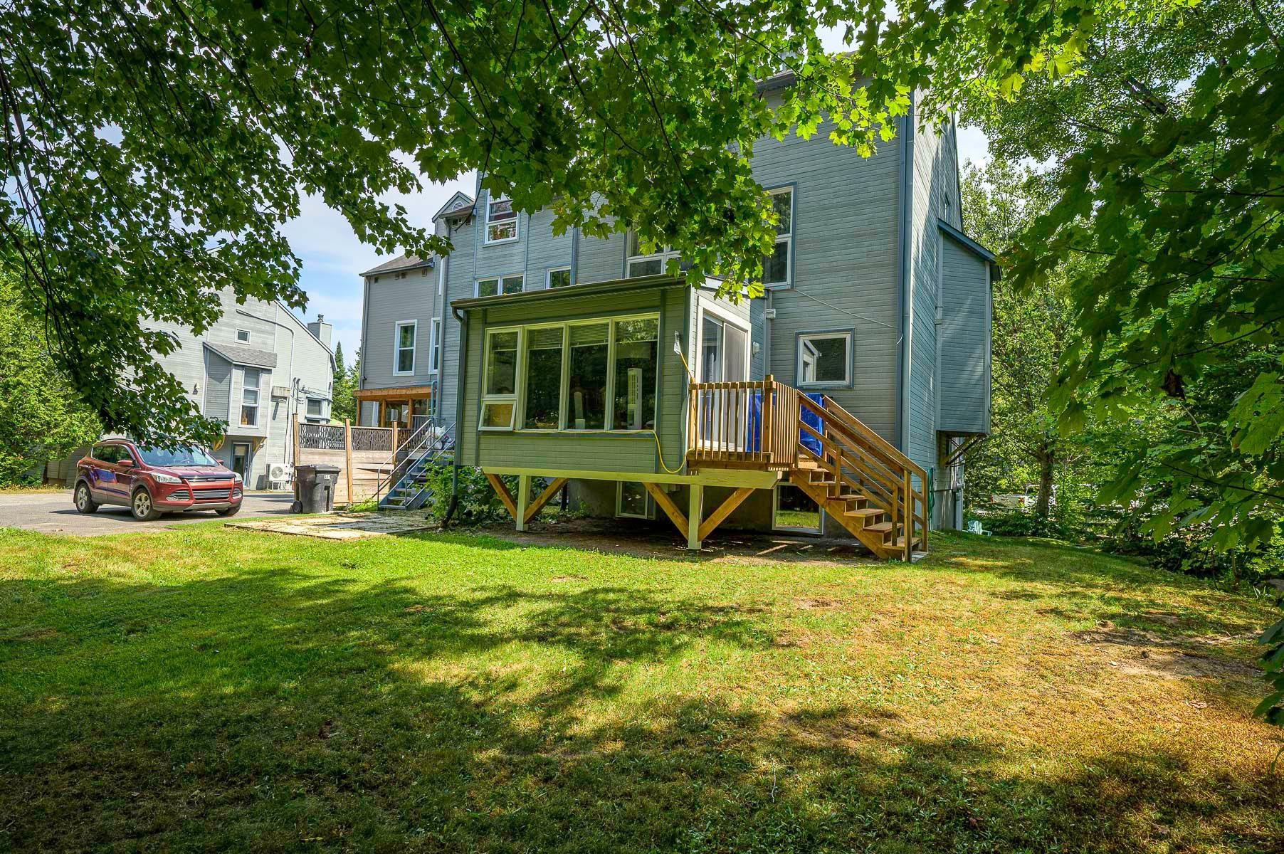 Cour - 485 - 487 Ch. Du Mont-Loup-Garou, Sainte-Adèle, QC - Outdoor