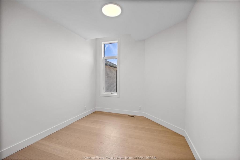 5 Eagle Street, Leamington, ON