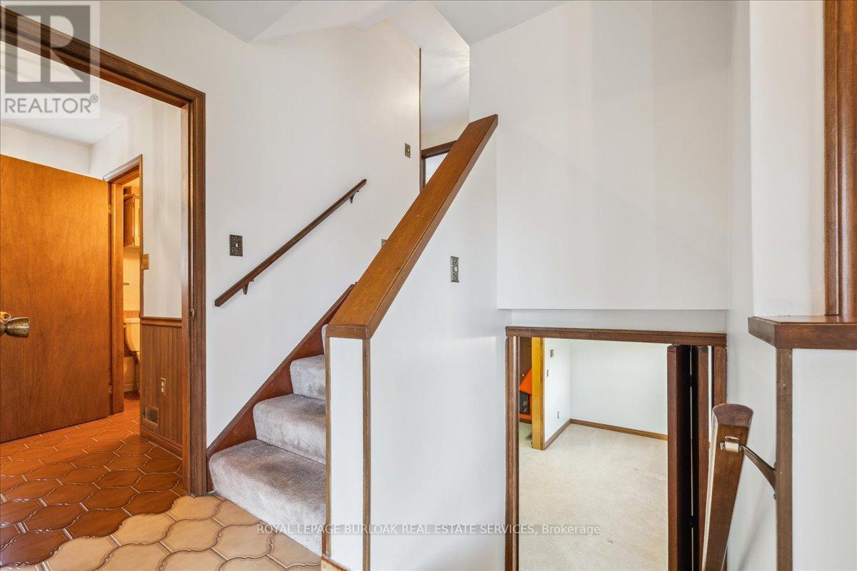 1 Westview Crescent, Hamilton, ON - Indoor Photo Showing Other Room