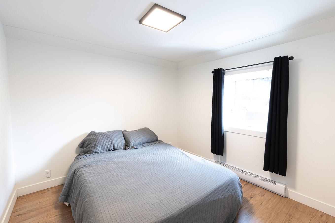 Primary bedroom - 235 - 237 Rue Ste-Marie, Terrebonne (Terrebonne), QC - Indoor Photo Showing Bedroom