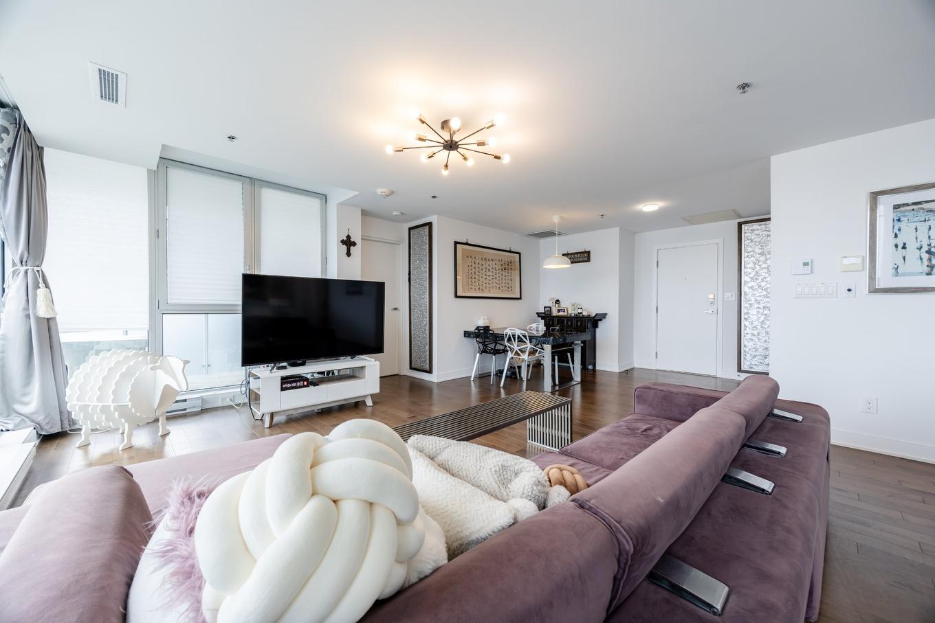 Living room - 2405-1211 Rue Drummond, Montréal (Ville-Marie), QC - Indoor Photo Showing Living Room