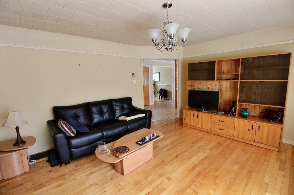 Living Room - 799 Route 132 E., Nouvelle, QC - Indoor Photo Showing Living Room