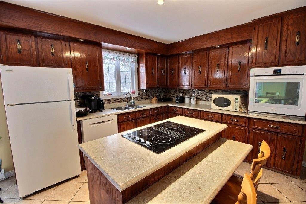 Kitchen - 799 Route 132 E., Nouvelle, QC - Indoor Photo Showing Kitchen With Double Sink