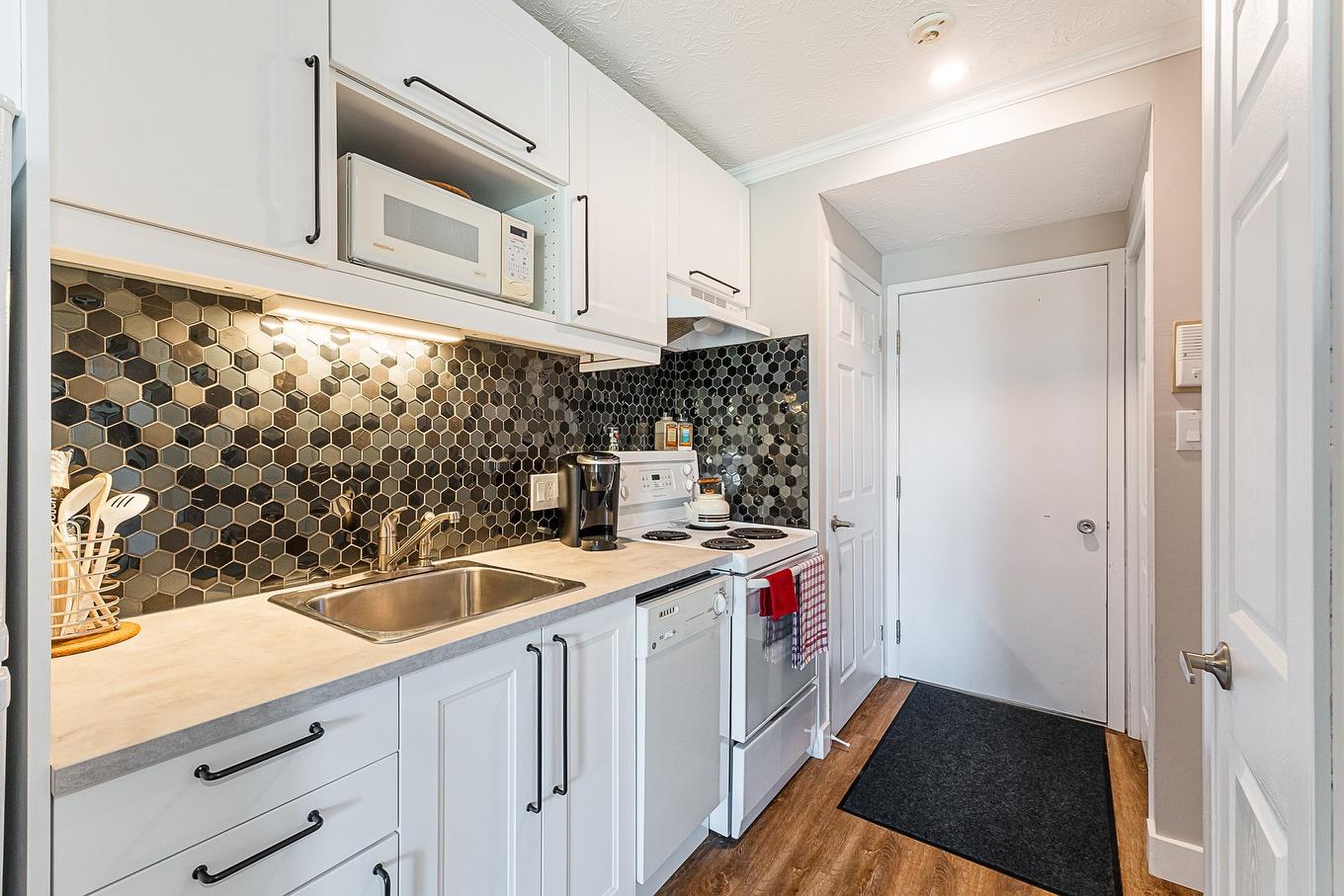 Cuisine - D-203-261 Rue Merry S., Magog, QC - Indoor Photo Showing Kitchen