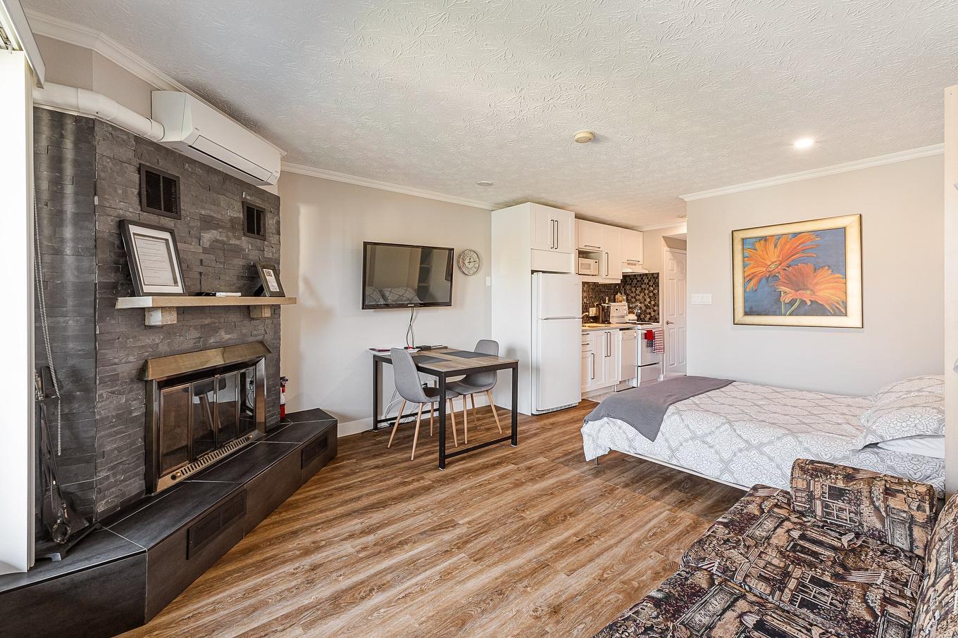 Salon - D-203-261 Rue Merry S., Magog, QC - Indoor With Fireplace