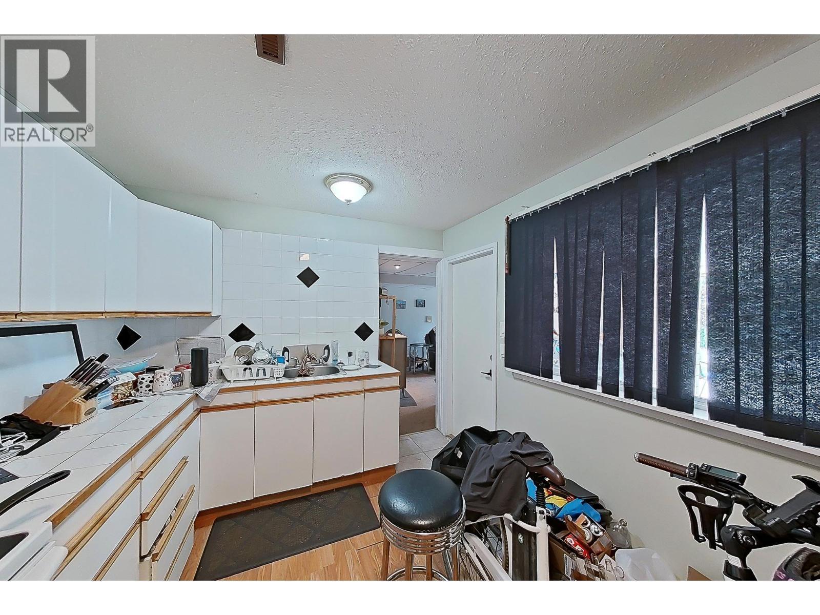 BASEMENT SUITE - Kitchen - 3011 11 Street, Vernon, BC - Indoor
