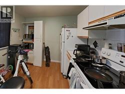 BASEMENT SUITE - Kitchen -