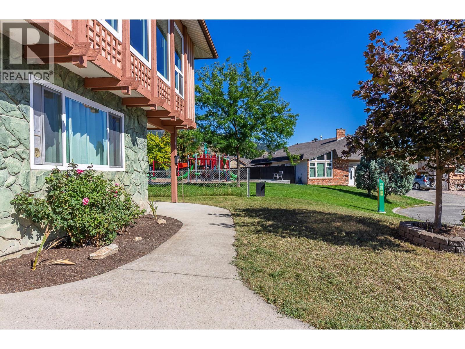 FRONT YARD - Nice walkway! - 3011 11 Street, Vernon, BC - Outdoor