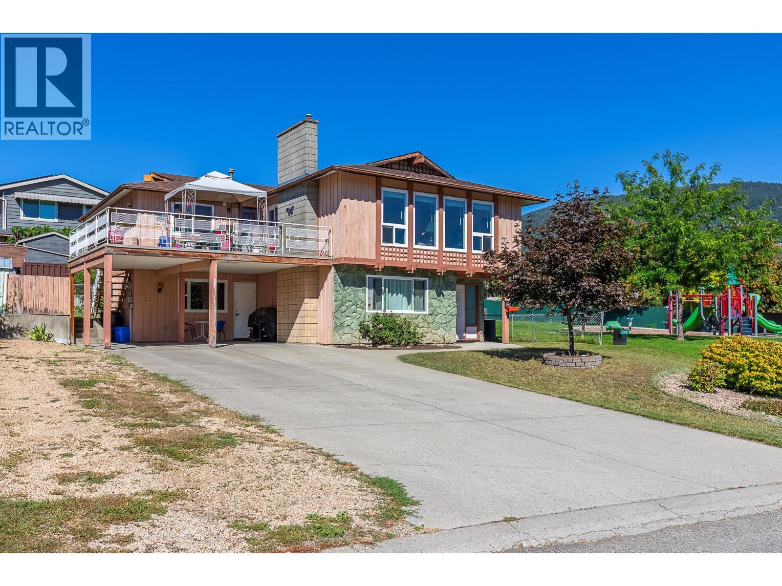 RV PARKING - Perfect for your boat! - 3011 11 Street, Vernon, BC - Outdoor With Facade