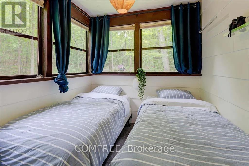199 West Devil Lake Lane, Frontenac (Frontenac South), ON - Indoor Photo Showing Bedroom