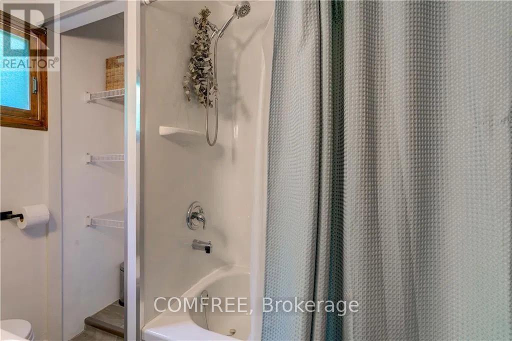 199 West Devil Lake Lane, Frontenac (Frontenac South), ON - Indoor Photo Showing Bathroom