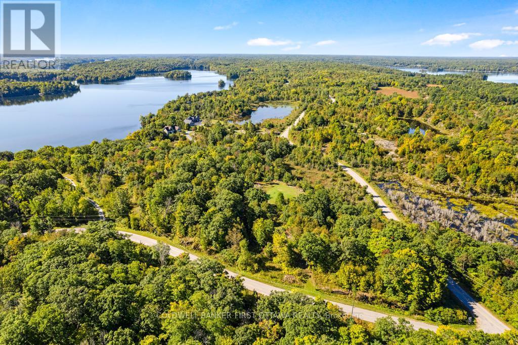 35 mins to Perth. 1.5 hrs Ottawa & 1 hr Kingston - 16 Grey Owl Road, Frontenac (Frontenac South), ON