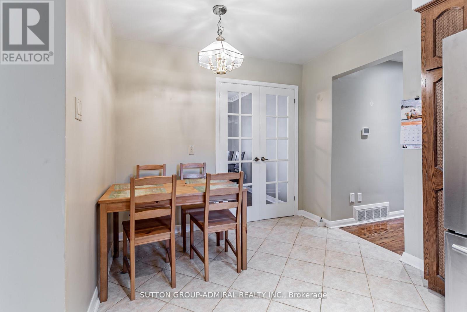 Upper - 102 Cornwall Road, Brampton, ON - Indoor Photo Showing Dining Room