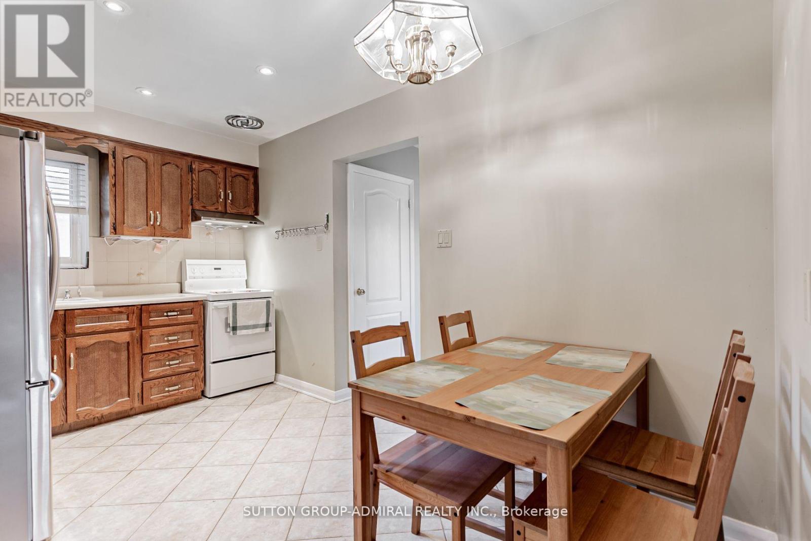 Upper - 102 Cornwall Road, Brampton, ON - Indoor