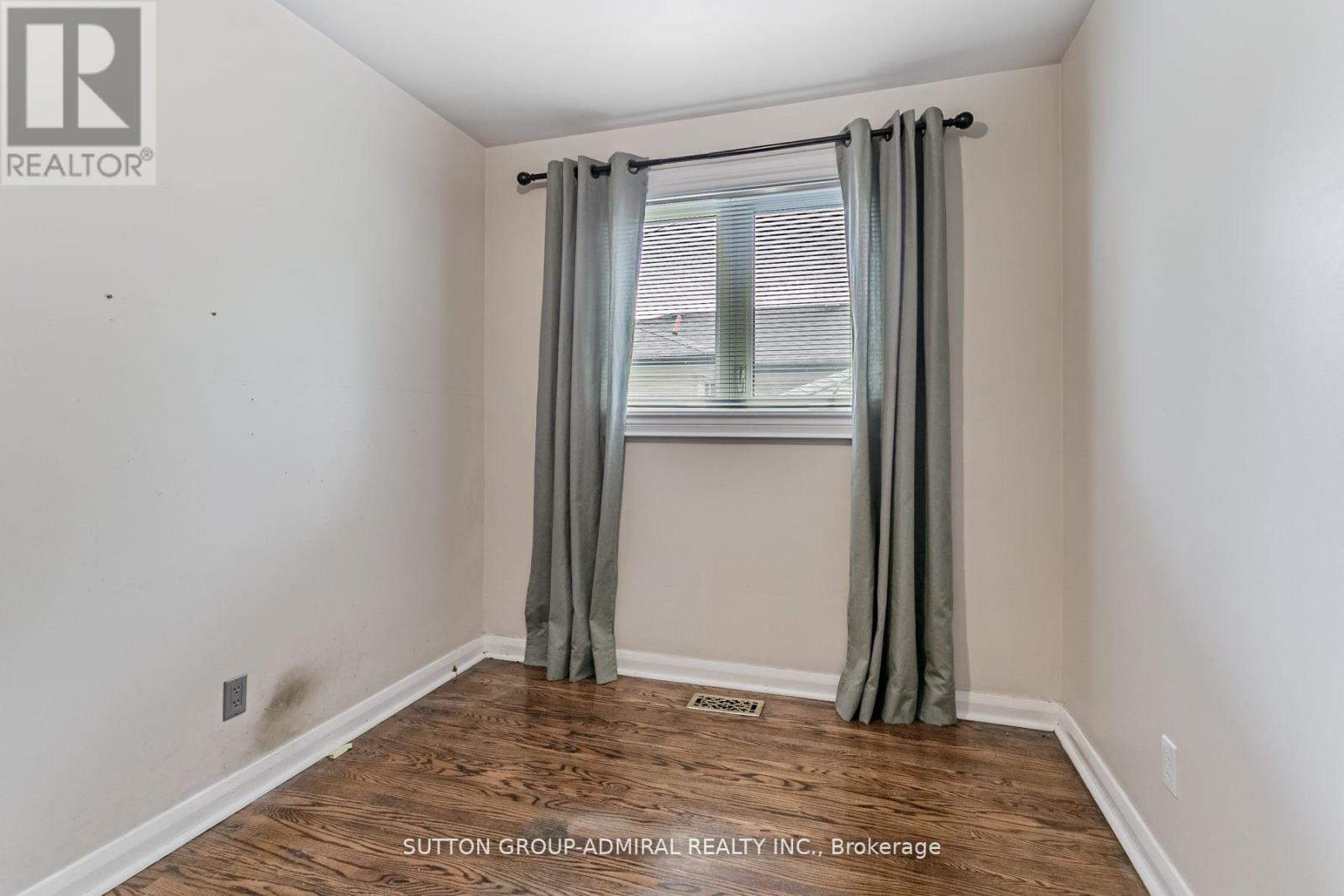 Upper - 102 Cornwall Road, Brampton, ON - Indoor Photo Showing Other Room