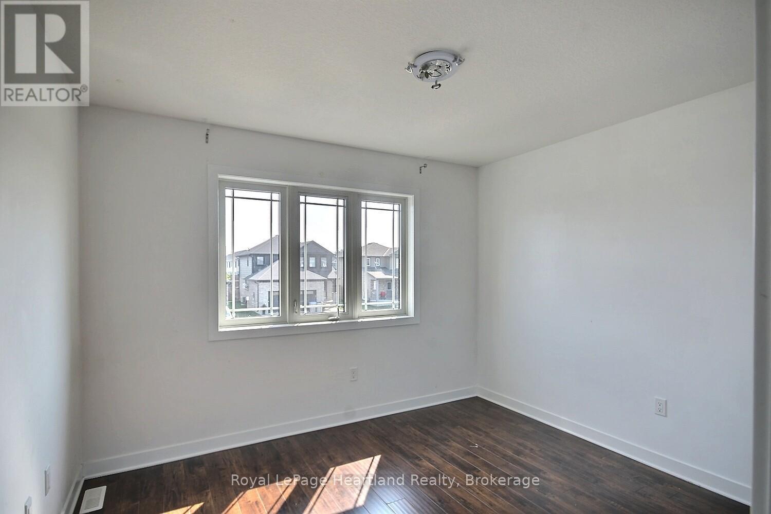 371 Beech Street, Lucan Biddulph (Lucan), ON - Indoor Photo Showing Other Room