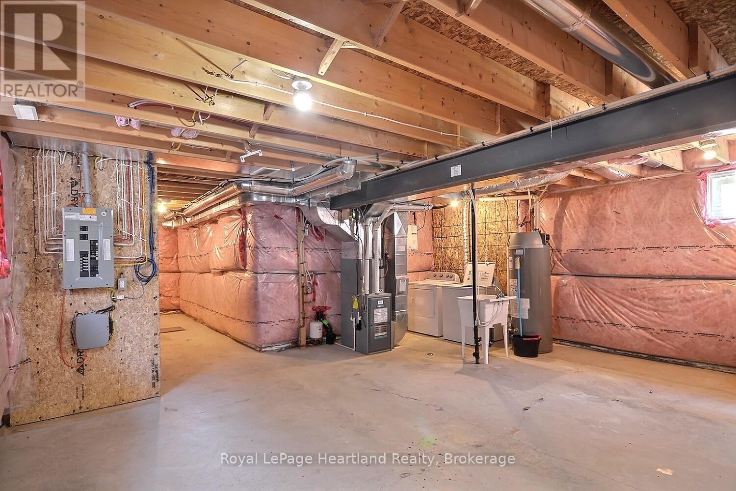 371 Beech Street, Lucan Biddulph (Lucan), ON - Indoor Photo Showing Basement