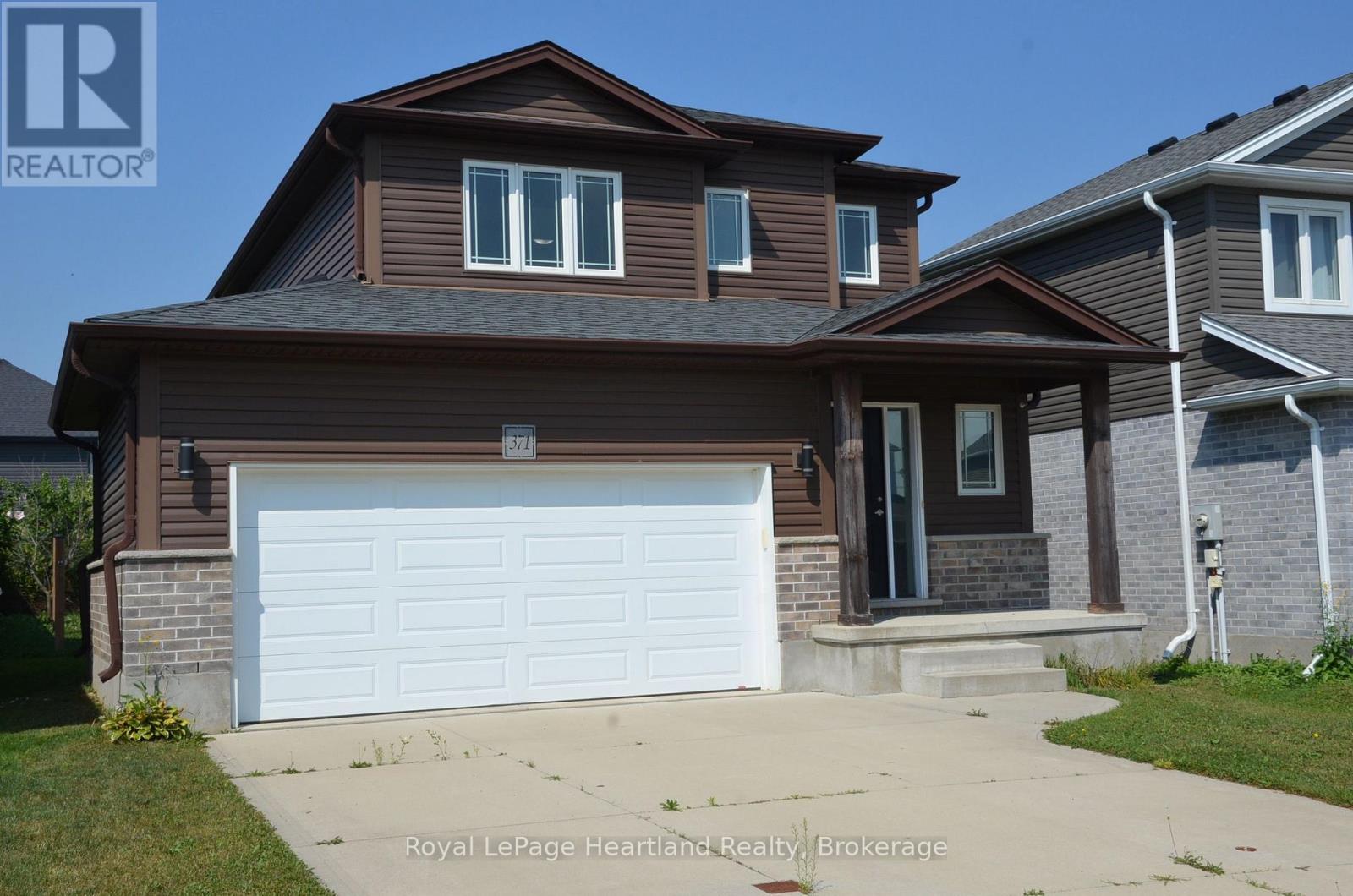 371 Beech Street, Lucan Biddulph (Lucan), ON - Outdoor With Facade