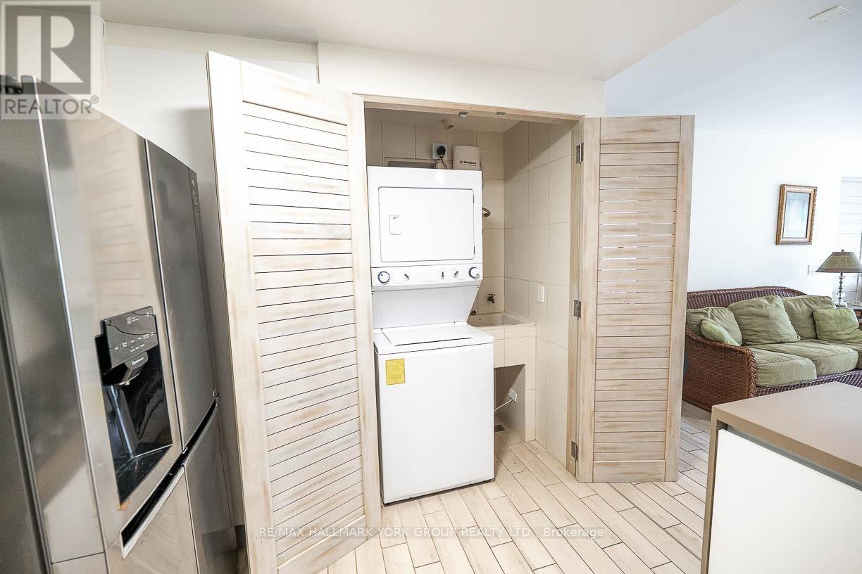 Playa Caracol - Ventanas Del Mar, Panama, ON - Indoor Photo Showing Laundry Room