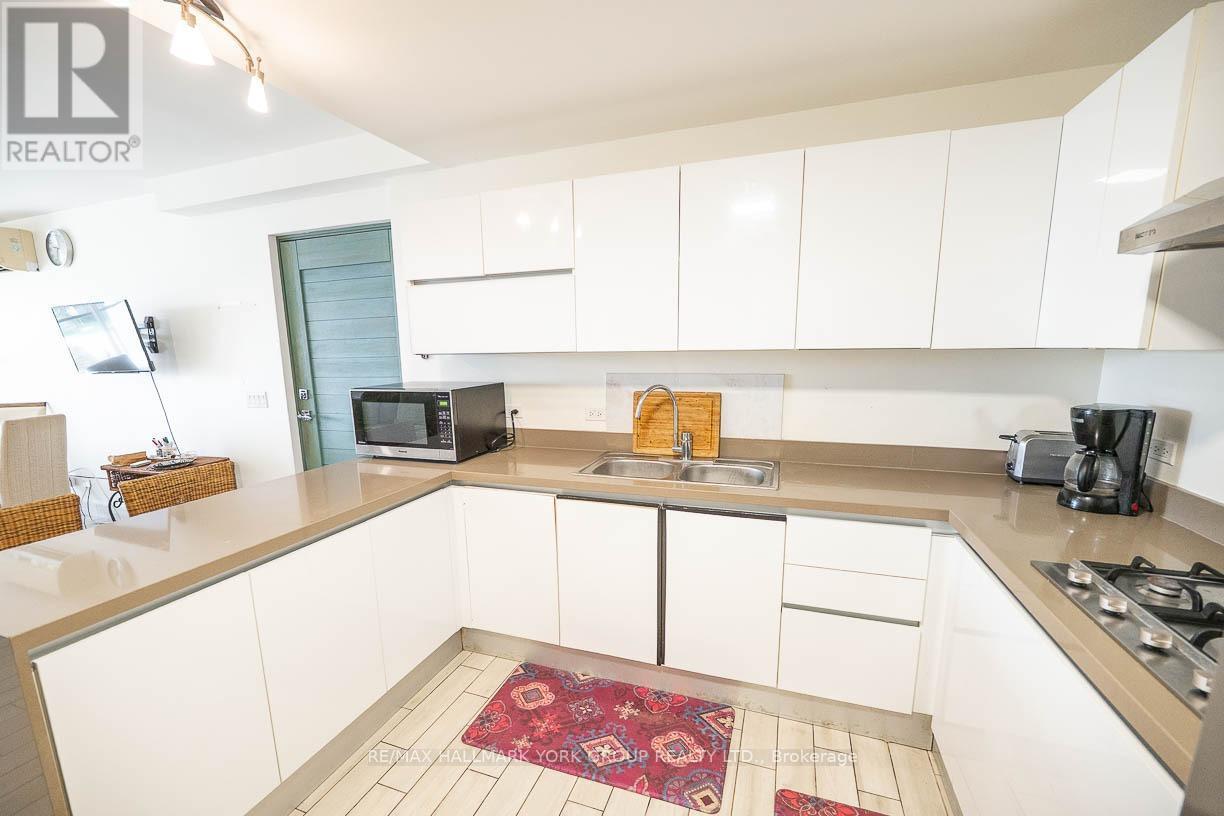 Playa Caracol - Ventanas Del Mar, Panama, ON - Indoor Photo Showing Kitchen With Double Sink