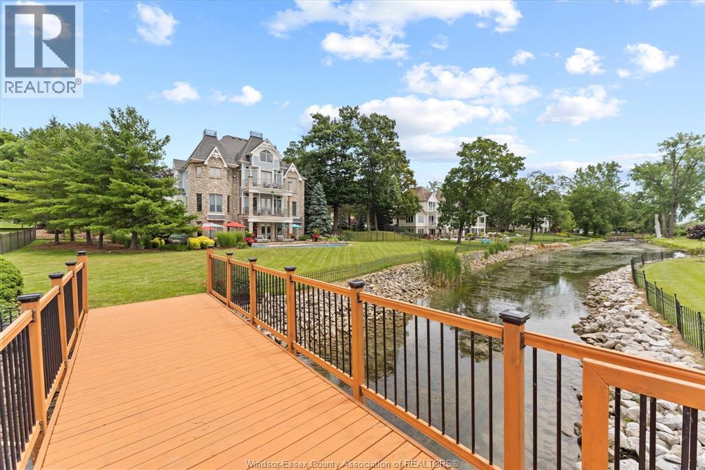 318 Crystal Bay Drive, Amherstburg, ON - Outdoor