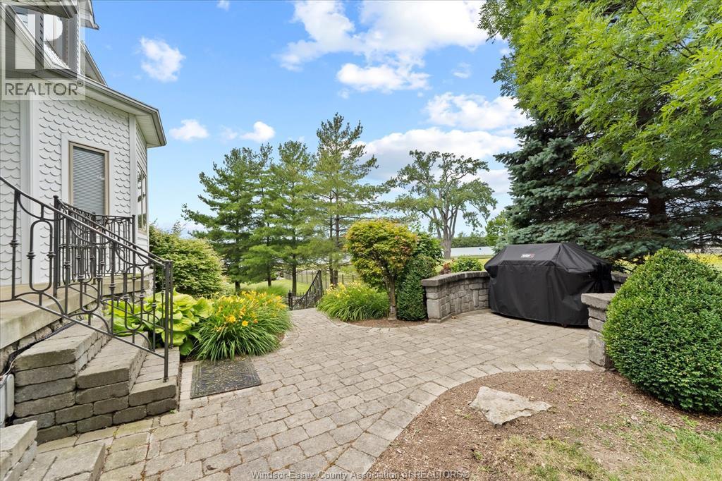 318 Crystal Bay Drive, Amherstburg, ON - Outdoor