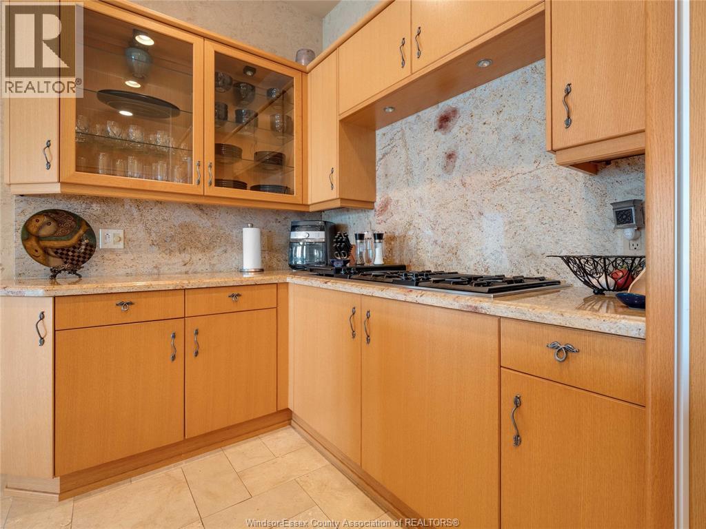 318 Crystal Bay Drive, Amherstburg, ON - Indoor Photo Showing Kitchen