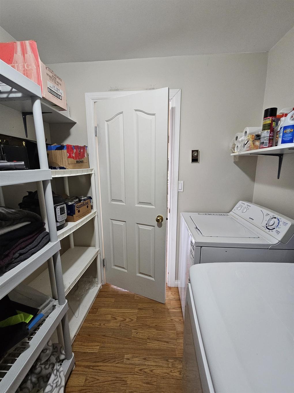 214 Lakeshore Drive, Ignace, ON - Indoor Photo Showing Laundry Room