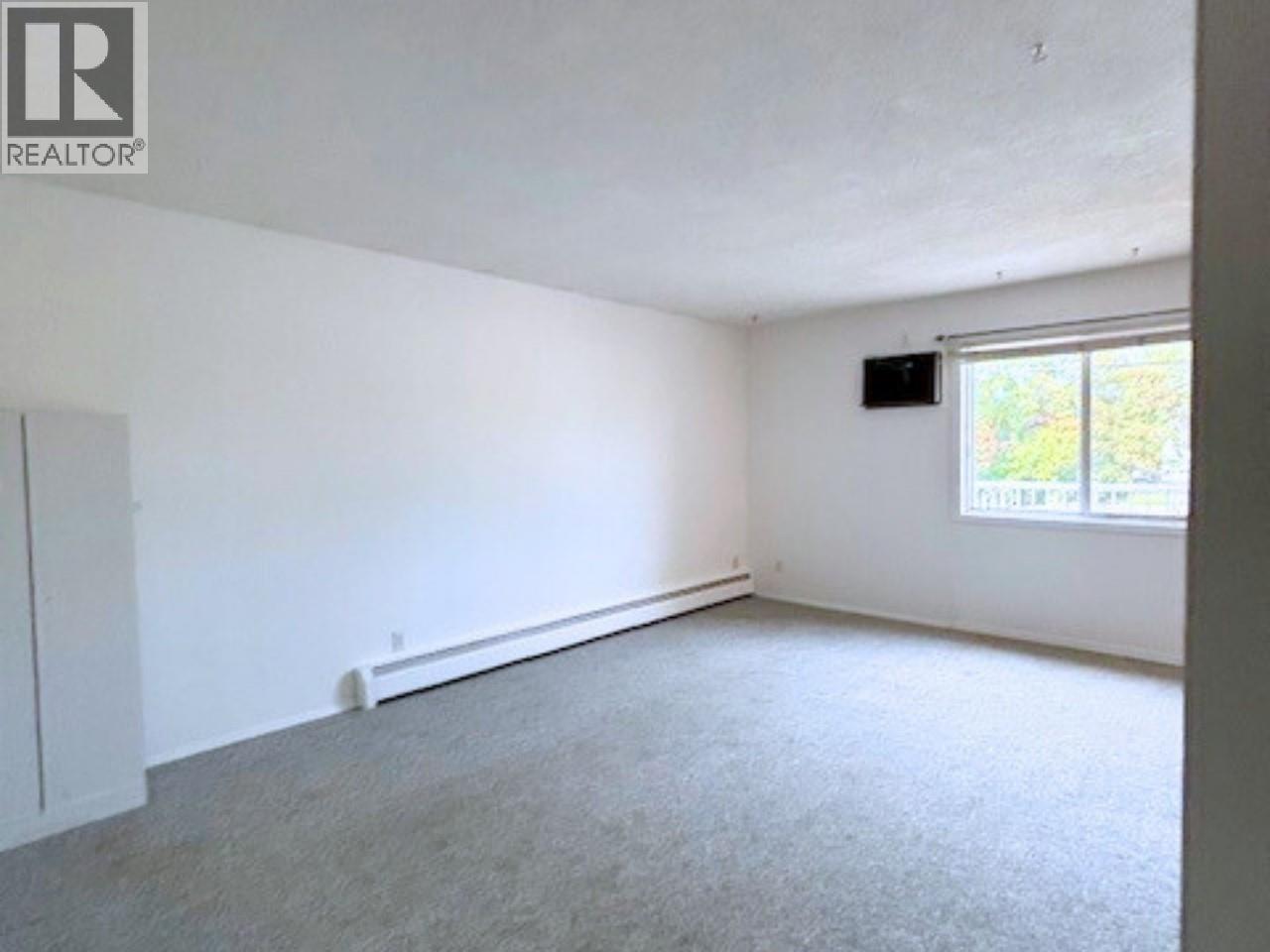 3710 25 Avenue, Vernon, BC - Indoor Photo Showing Other Room