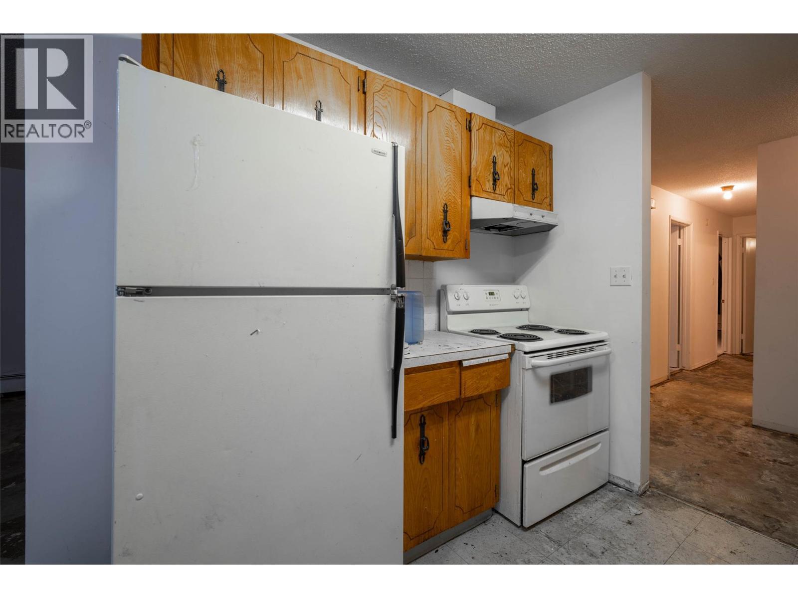 3710 25 Avenue, Vernon, BC - Indoor Photo Showing Kitchen