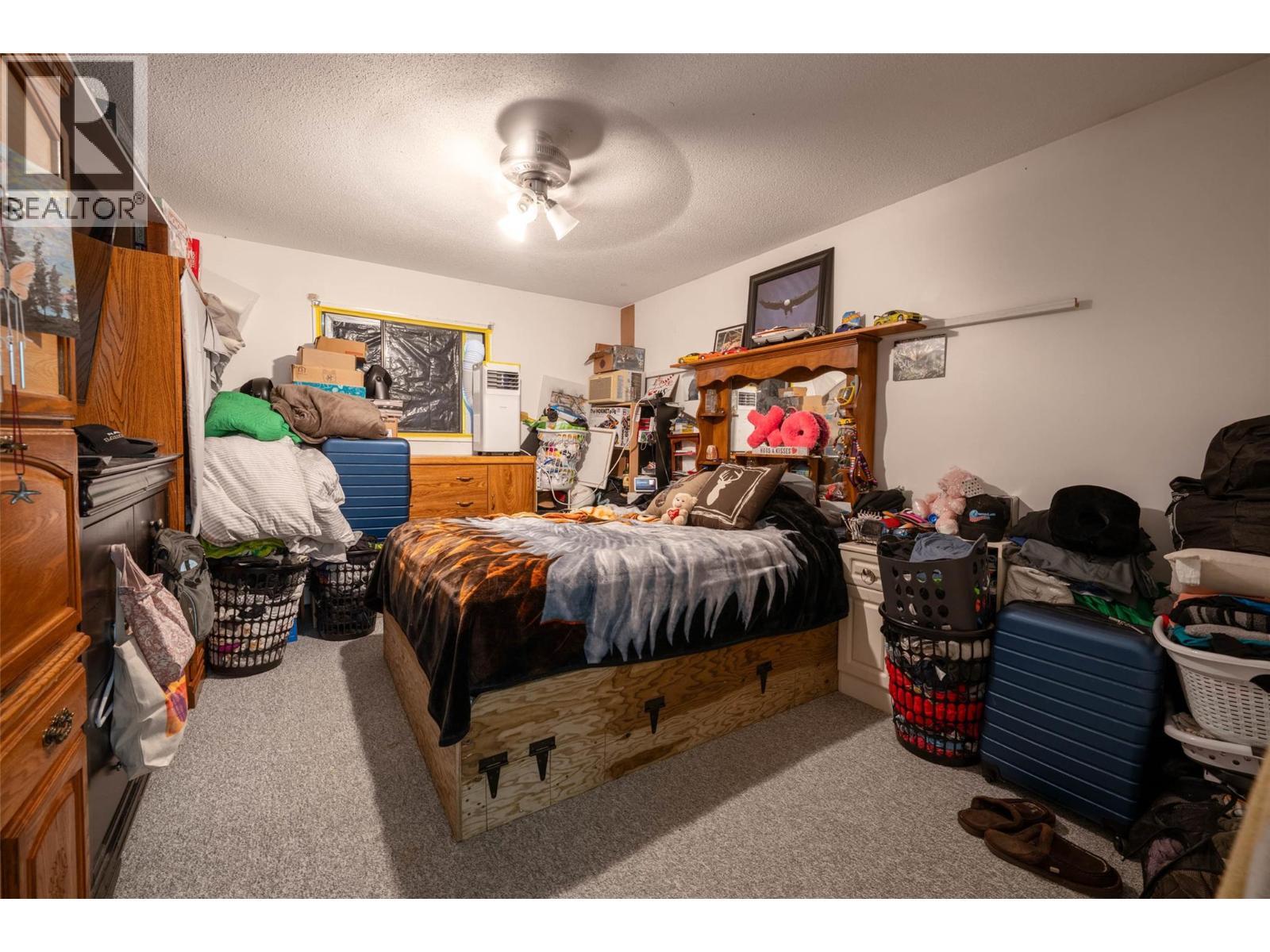3710 25 Avenue, Vernon, BC - Indoor Photo Showing Bedroom