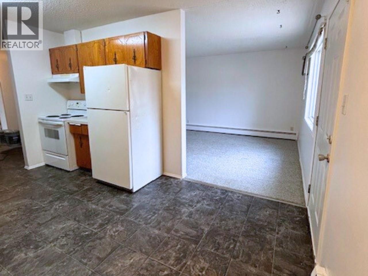 3710 25 Avenue, Vernon, BC - Indoor Photo Showing Kitchen