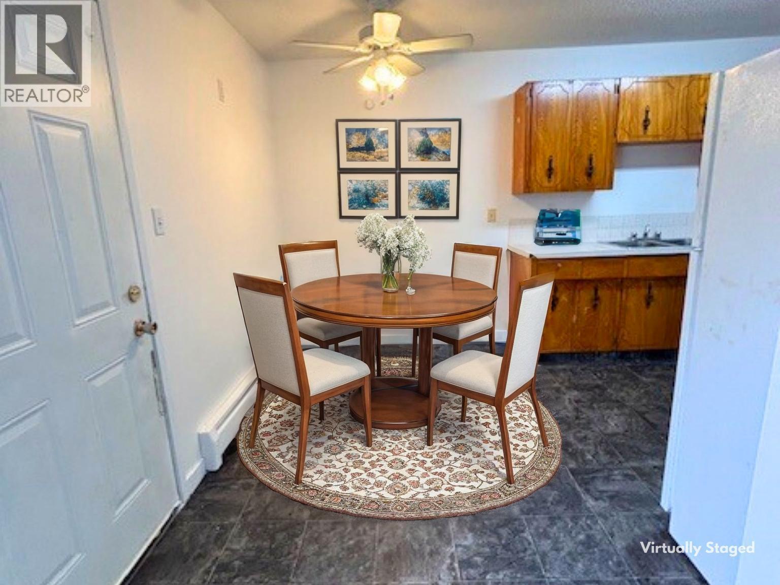 3710 25 Avenue, Vernon, BC - Indoor Photo Showing Dining Room